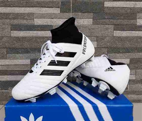 sepatu bola adidas termahal